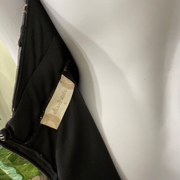 Altar'd State Arabella 3D embroidered Floral Maxi Dress Small BLACK/Gold EUC - Picture 4 of 12